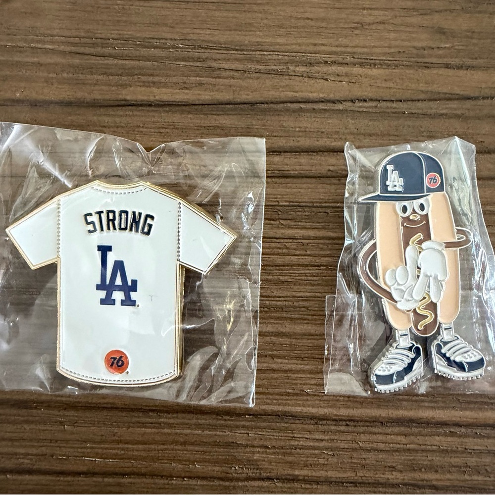 LA Dodgers Enamel Brooch Set